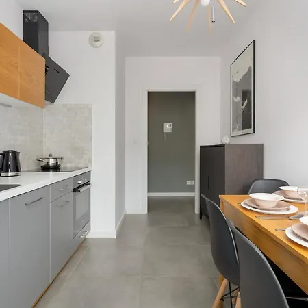 Elegant Pastel With Balcony Nadodrze By Renters * Wroclaw