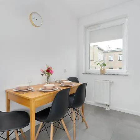 Elegant Pastel With Balcony Nadodrze By Renters *