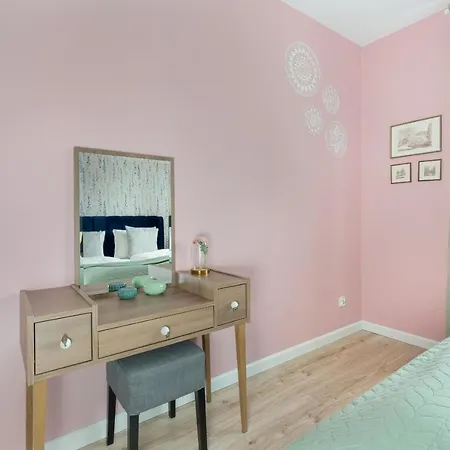 Apartment Elegant Pastel With Balcony Nadodrze By Renters *