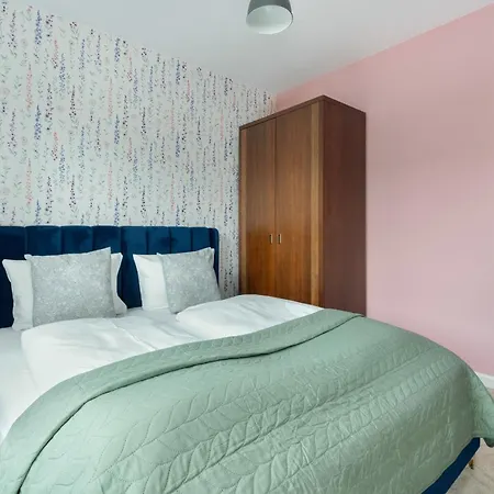Elegant Pastel With Balcony Nadodrze By Renters * Wroclaw