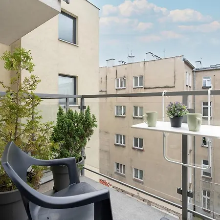 Apartment Elegant Pastel With Balcony Nadodrze By Renters