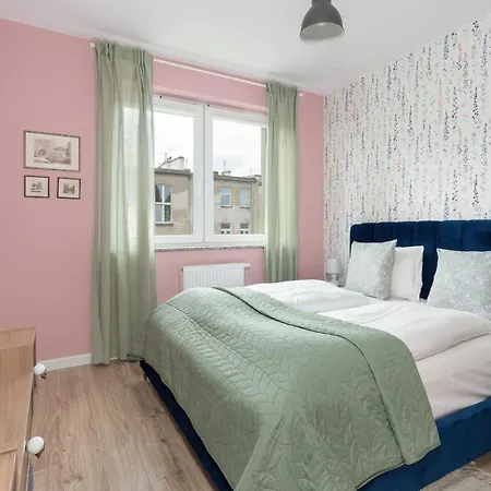 Elegant Pastel With Balcony Nadodrze By Renters Apartment